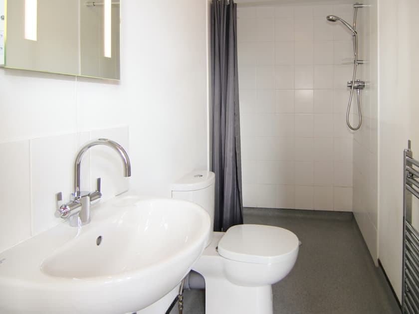 Wet room | Ysgol Jos Bach, Caernarfon
