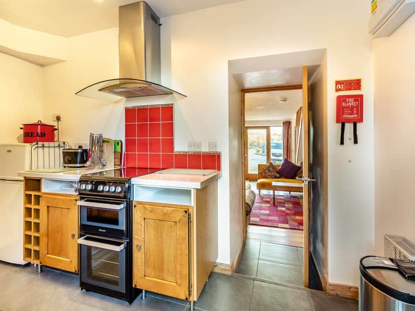 Kitchen | Beudy Bach - Ffrwdwenith Isaf Farm and Cottages, Felinwynt
