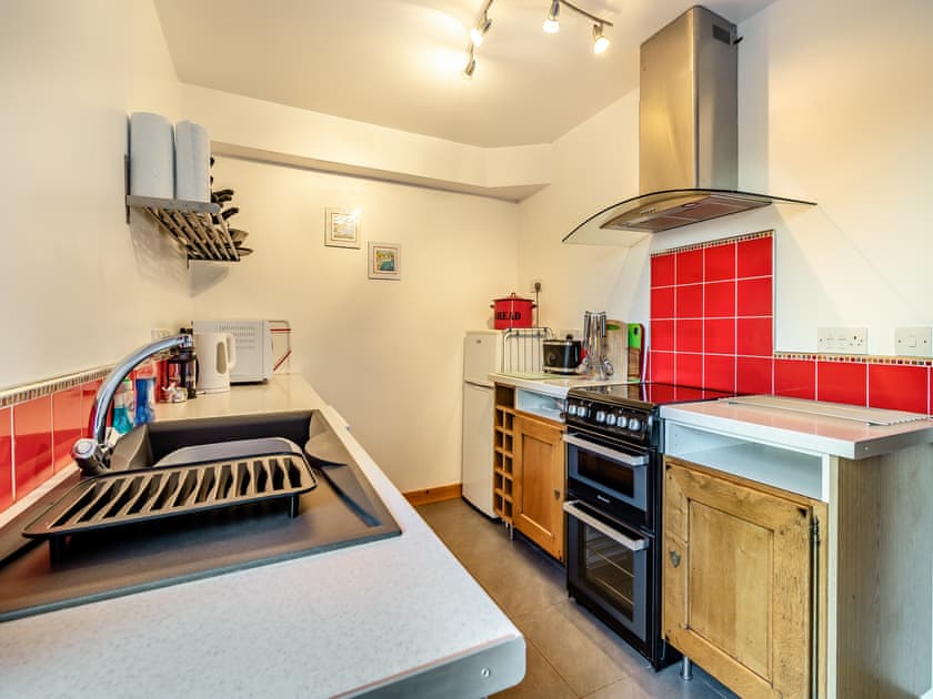 Kitchen | Beudy Bach - Ffrwdwenith Isaf Farm and Cottages, Felinwynt