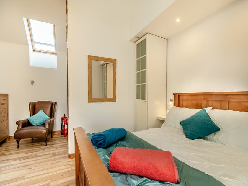 Double bedroom | Beudy Bach - Ffrwdwenith Isaf Farm and Cottages, Felinwynt