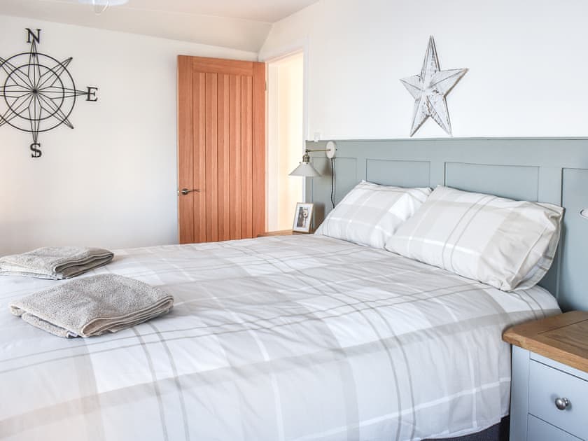 Double bedroom | Seabreeze cottage - Bron Y Wendon Holiday Park, Llanddulas, near Llandudno