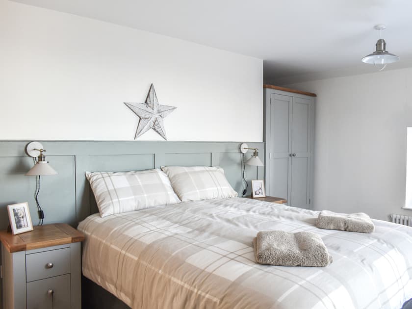 Double bedroom | Seabreeze cottage - Bron Y Wendon Holiday Park, Llanddulas, near Llandudno