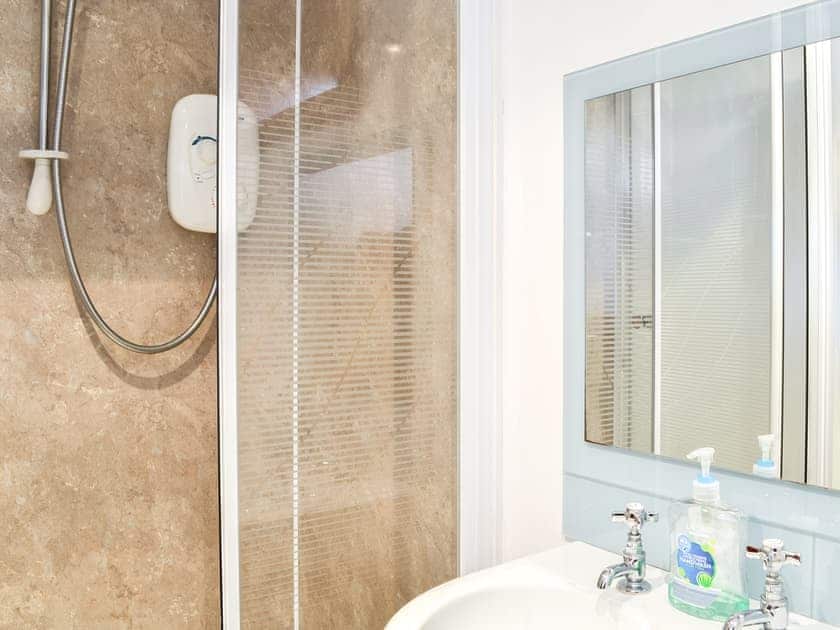 En-suite | Ochiltree Cottage - Waterside, Newton Stewart