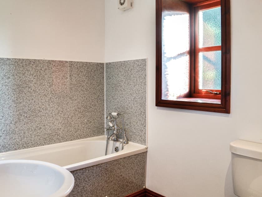 Bathroom | Maberry Cottage - Waterside, Newton Stewart