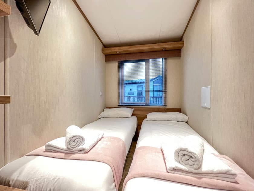 Twin bedroom | Serena 25, St Andrews