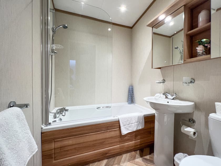 Bathroom | Serena 25, St Andrews