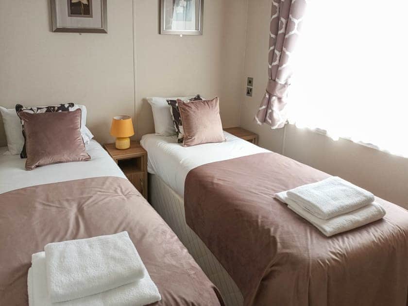 Twin bedroom | Rivendale 76, St Andrews