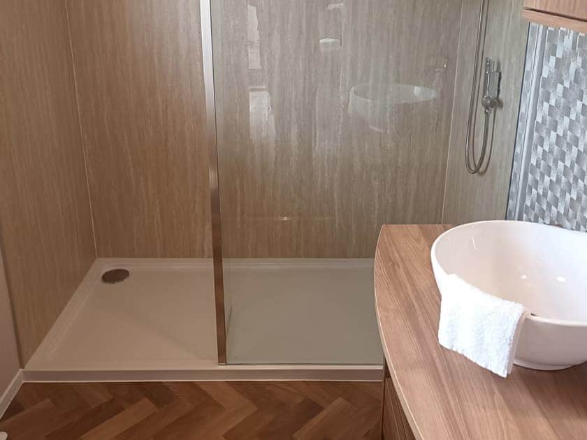 Shower room | Rivendale 76, St Andrews