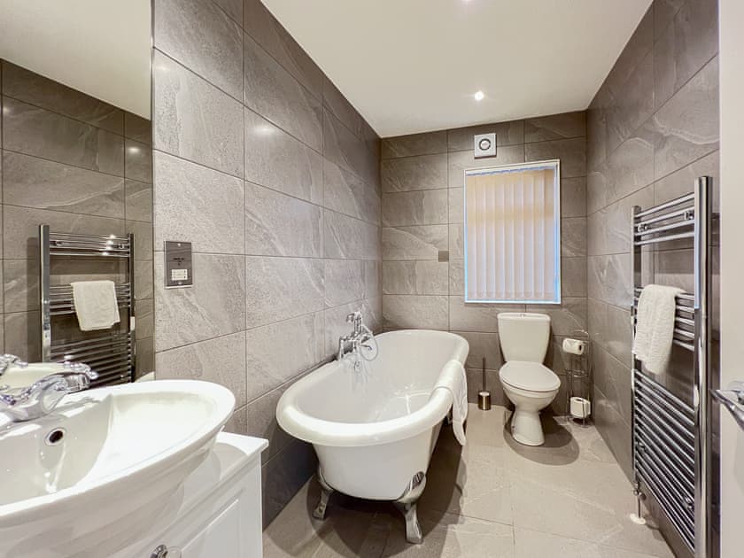 Bathroom | Chatsworth 4, St Andrews