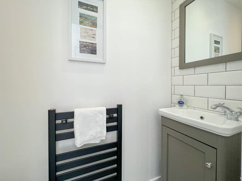 Shower room | Dragonfly Cottage, Anstruther
