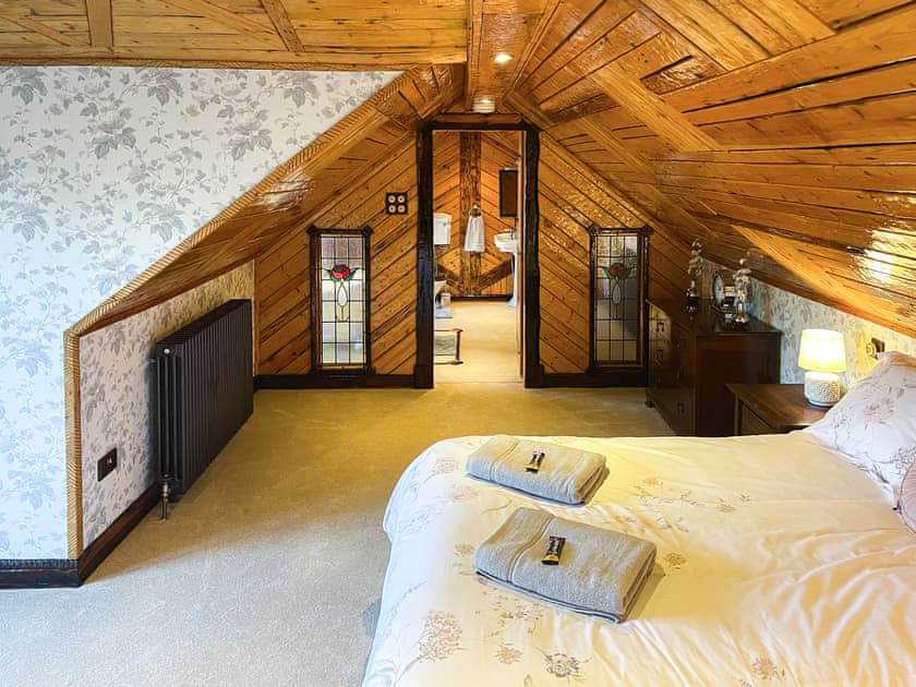 Double bedroom | Tennox Stables - Tennox Farm, Kilbirnie