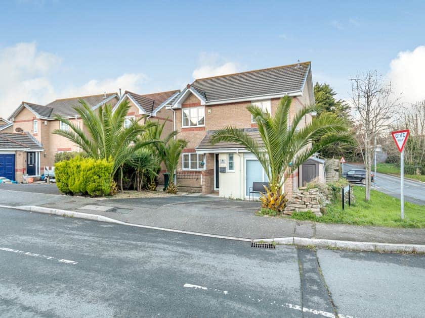 Exterior | Two Bare Feet, Newquay