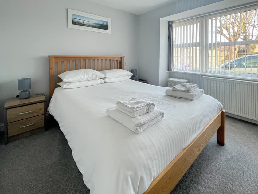 Double bedroom | Drift Wood - Coastal Cottages, Sutton-on-Sea, near Mablethorpe