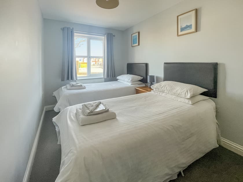 Twin bedroom | Drift Wood - Coastal Cottages, Sutton-on-Sea, near Mablethorpe