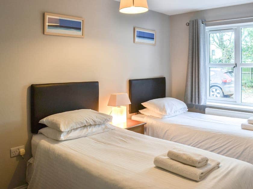 Twin bedroom | Sea Shells - Coastal Cottages, Sutton-on-Sea, near Mablethorpe