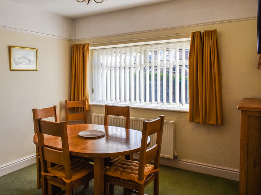 Kitchen/diner | Tyn Y Coed Cottage, Deganwy