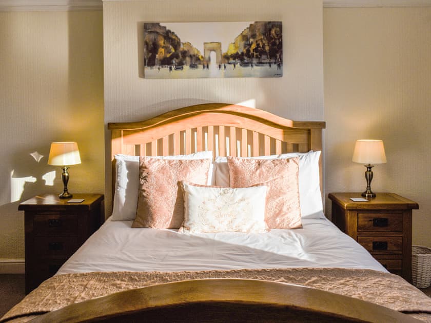 Double bedroom | Tyn Y Coed Cottage, Deganwy