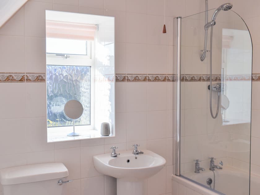 Bathroom | Tyn Y Coed Cottage, Deganwy