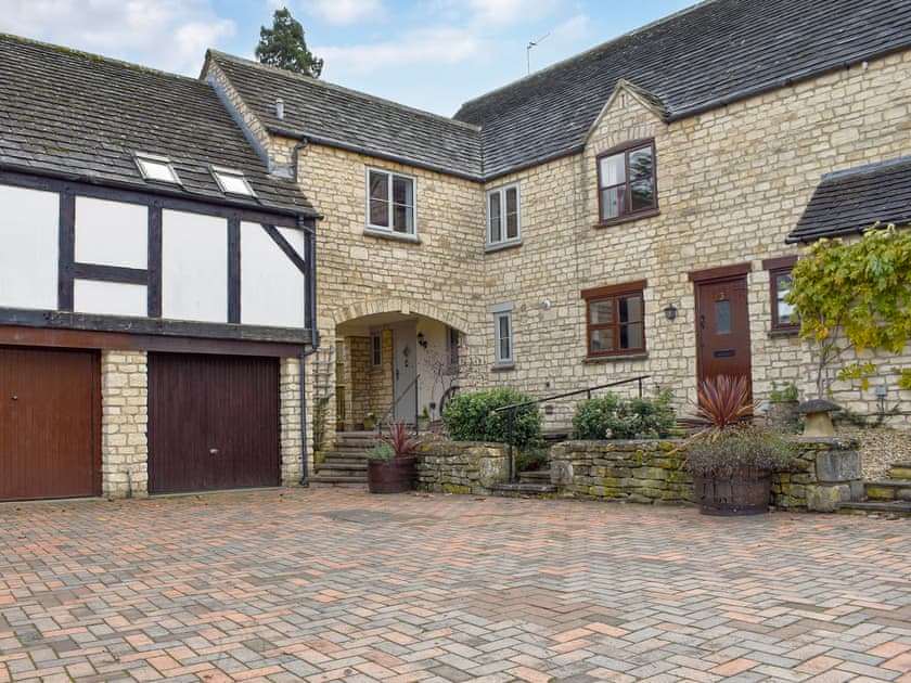 Exterior | No 2. The Stables, Cheltenham