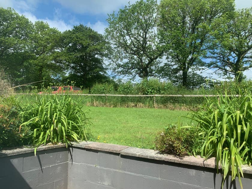 Garden | Rosemary Cottage - Legge Farm Cottages, Highhampton, near Beaworthy