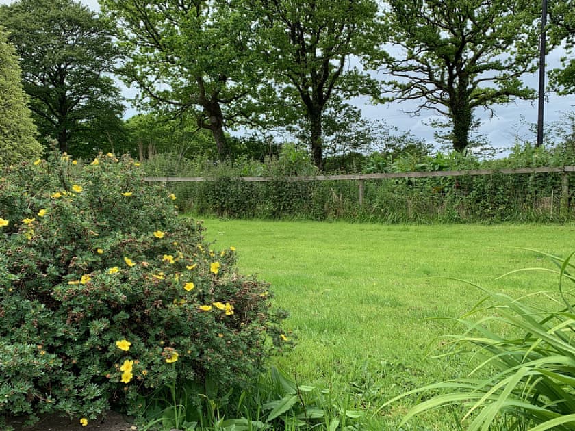 Garden | Rosemary Cottage - Legge Farm Cottages, Highhampton, near Beaworthy