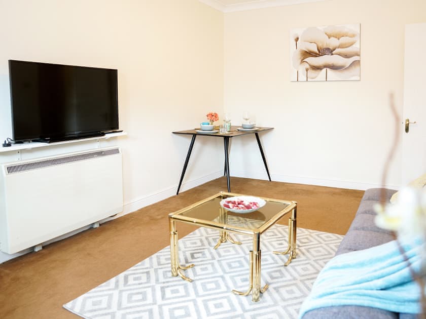 Living room/dining room | Park Gate Apartment, Slough