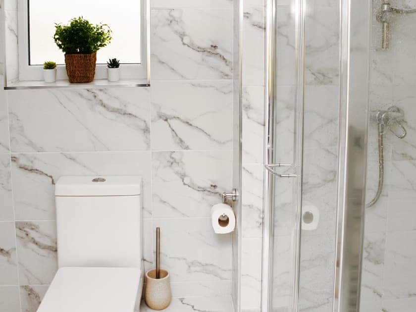 Shower room | St Mary’s Avenue House, Stanwell