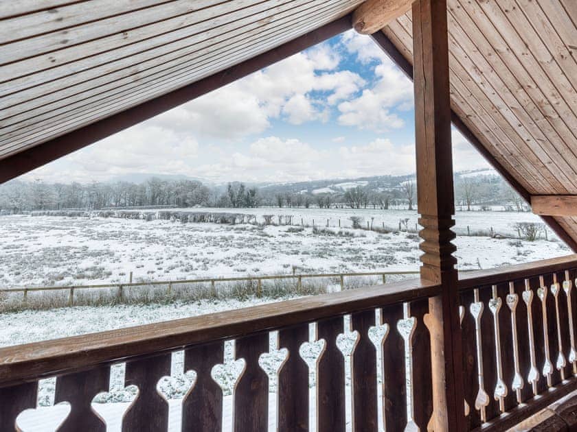 Balcony | Ty Ceirios - Dwr Y Felin Log Cabins, Carno