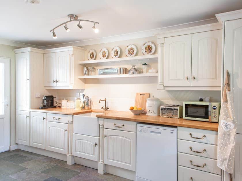 Kitchen | The Lodge - Marshwood Manor Cottages, Bettiscombe, near Lyme Regis