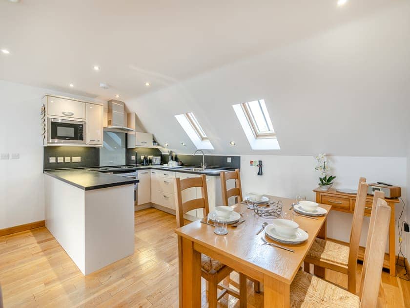 Open plan living space | 23 Mount Brioni - Mount Brioni, Seaton