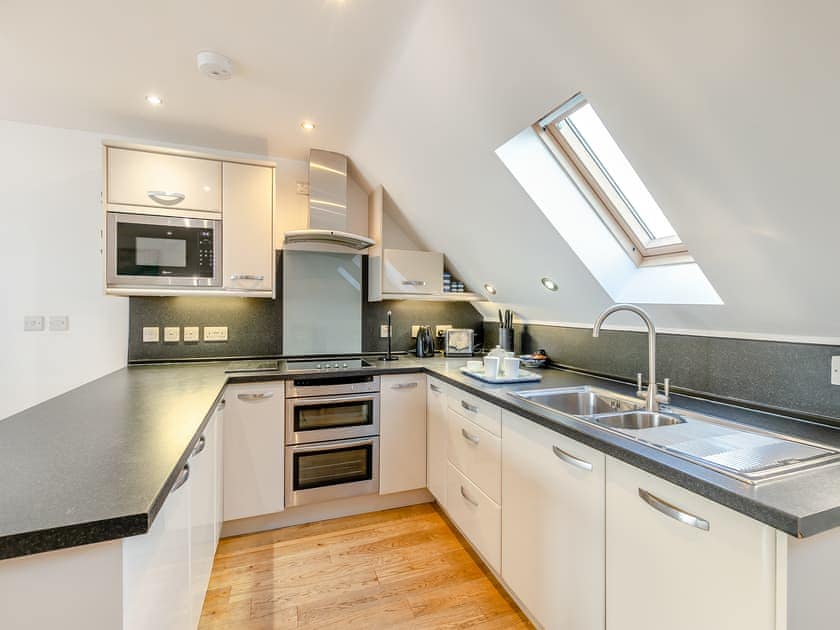 Kitchen | 23 Mount Brioni - Mount Brioni, Seaton