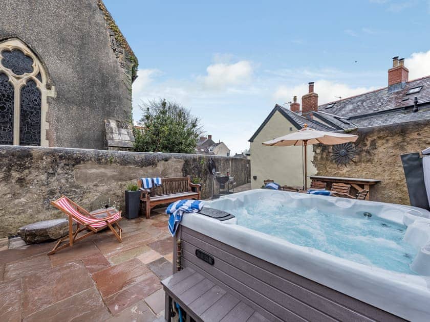 Hot tub | Blacksmiths Cottage - East Back Cottages, Pembroke