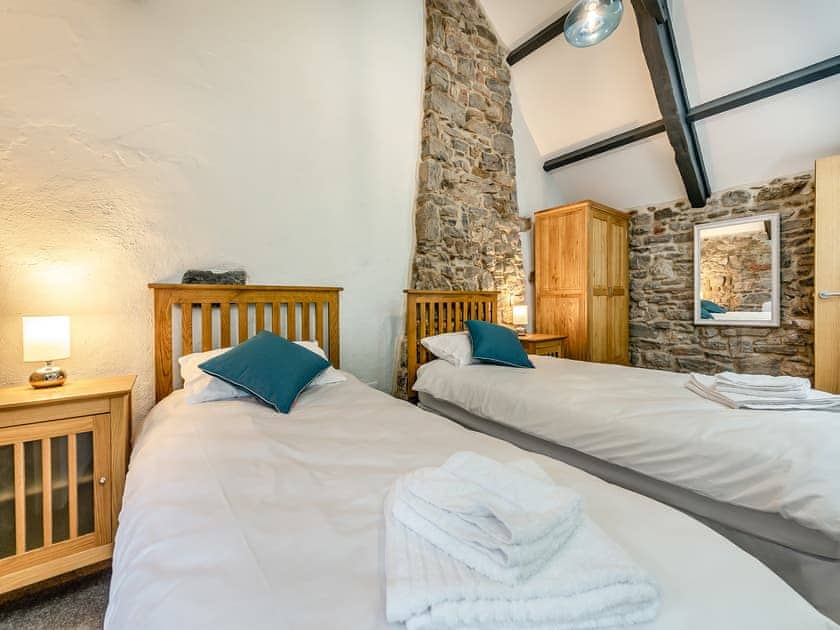 Twin bedroom | Blacksmiths Cottage - East Back Cottages, Pembroke