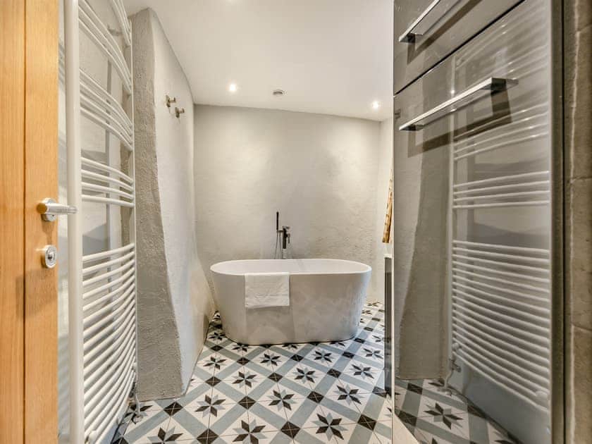 Bathroom | Blacksmiths Cottage - East Back Cottages, Pembroke