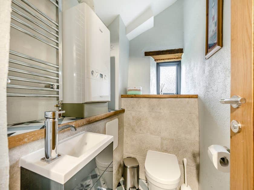 Shower room | Blacksmiths Cottage - East Back Cottages, Pembroke