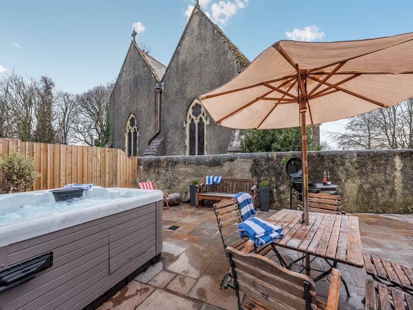 Hot tub | Blacksmiths Cottage - East Back Cottages, Pembroke