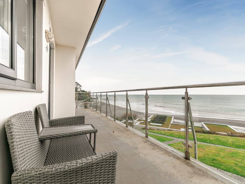 Sitting-out-area | 22 Mount Brioni - Mount Brioni, Seaton