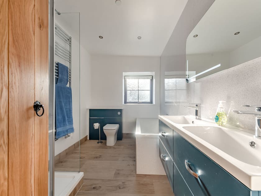 Bathroom | Parlwr Godro - Goetre Isaf, Lampeter