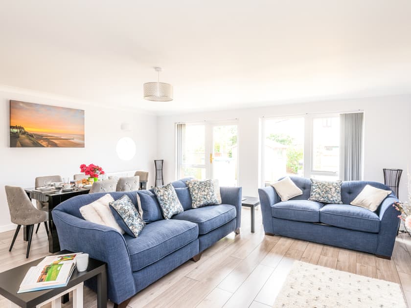 Living room/dining room | Seascape, Sheringham