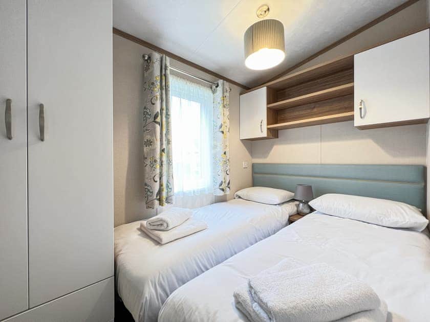 Twin bedroom | Marlow 21, St Andrews