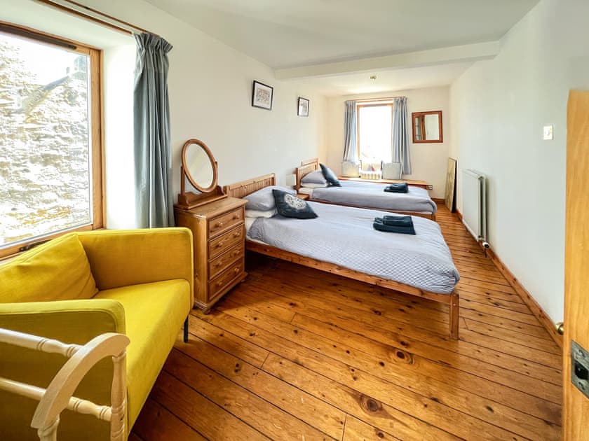 Twin bedroom | Tall Ship, Anstruther