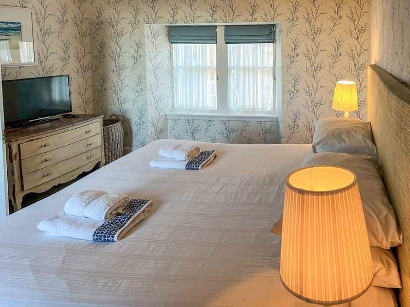 Double bedroom | St Anne’s Cottage, Crail