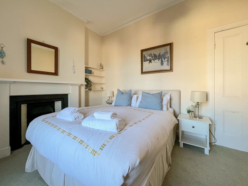 Double bedroom | Ruddon Grange, Elie