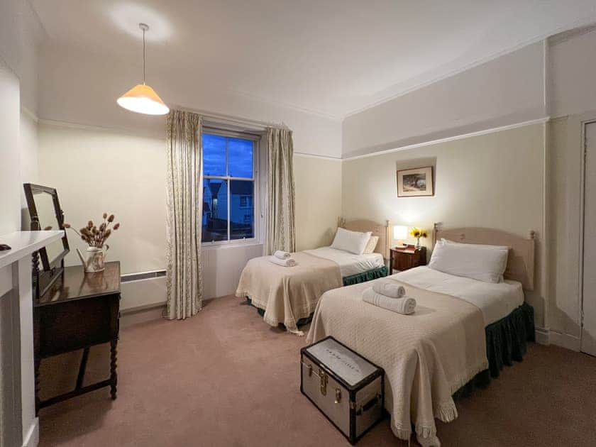 Twin bedroom | Ruddon Grange, Elie