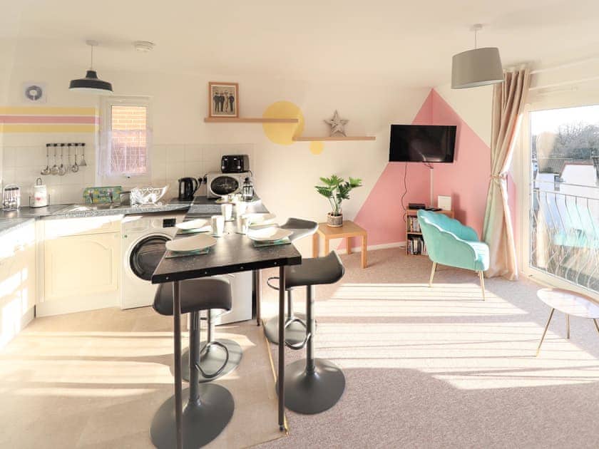 Open plan living space | Sandown on The Creek, Wootton Bridge, near Ryde