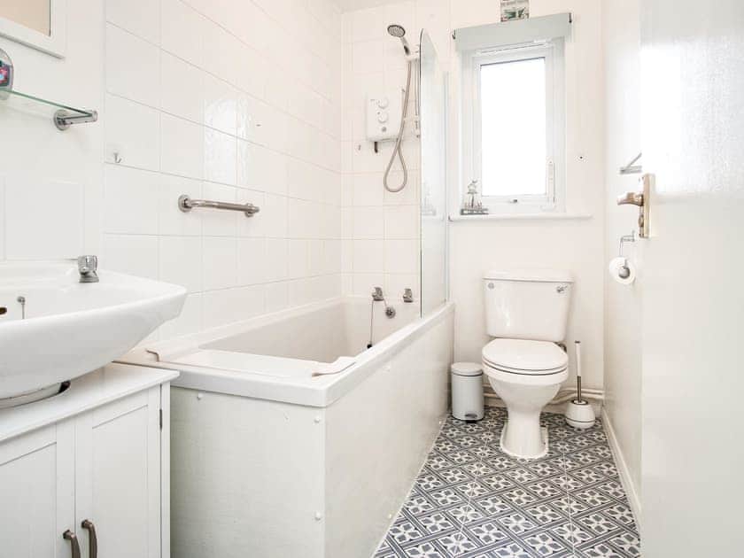 Bathroom | Sandown on The Creek, Wootton Bridge, near Ryde