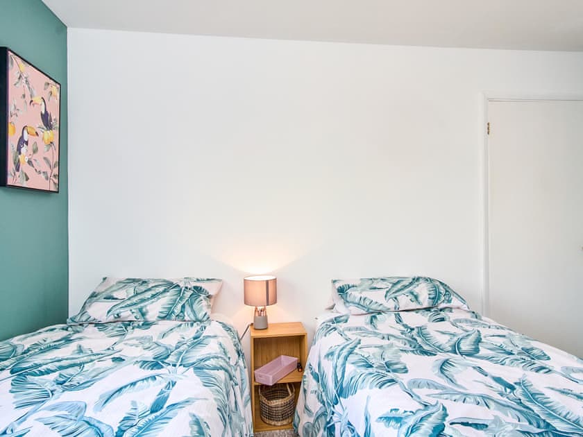 Twin bedroom | Sandown on The Creek, Wootton Bridge, near Ryde