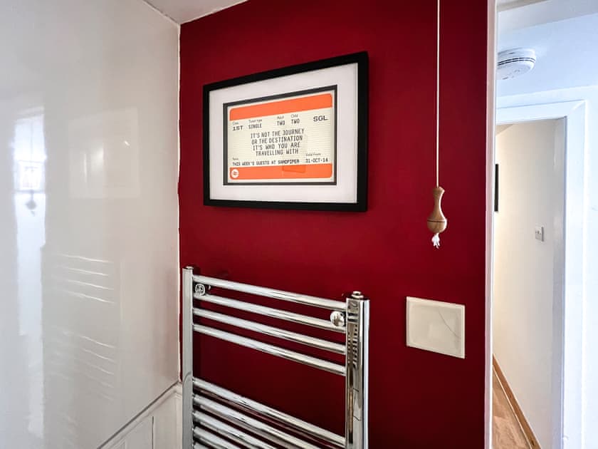 Bathroom | Sandpiper, Ansturther