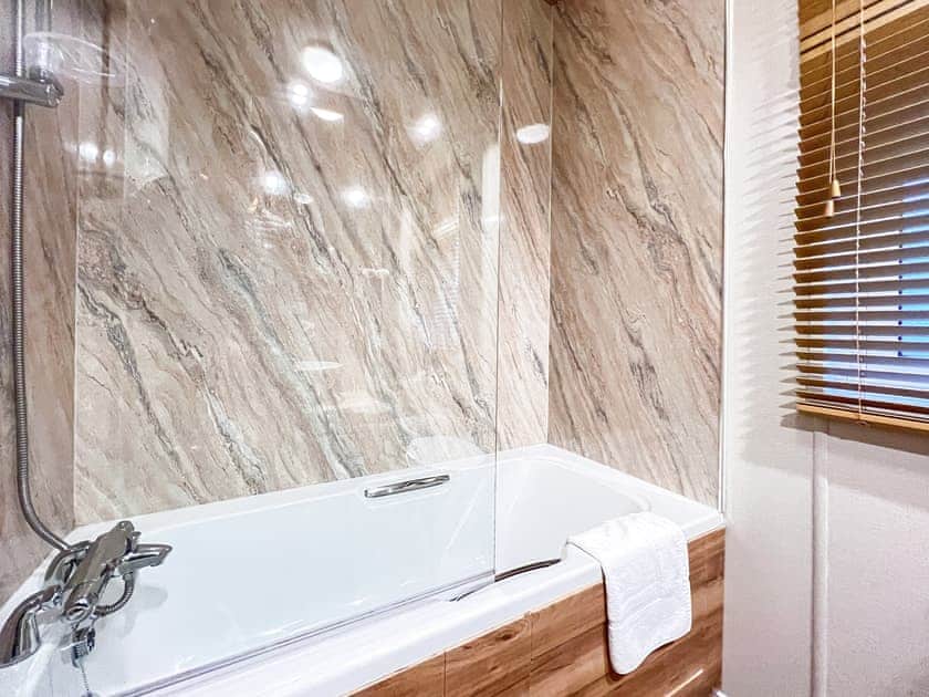 Bathroom | Saltire 26, St Andrews