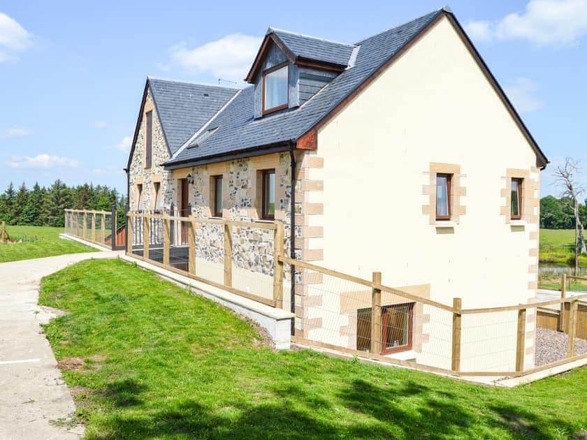 Exterior | The Farmhouse - Williamscraig Holiday Cottages, Linlithgow